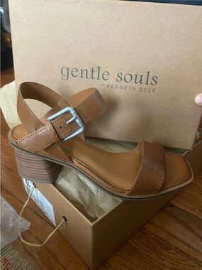 NIB Gentle Souls by Kenneth Cole Maddy Tan Heel Sandals 8.5